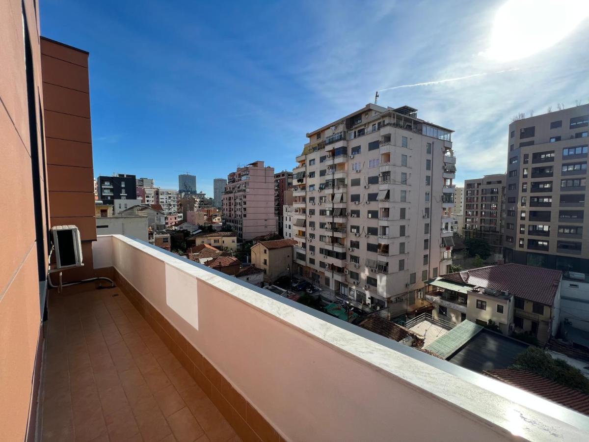 Daily Apartment In Center Tirana Bagian luar foto