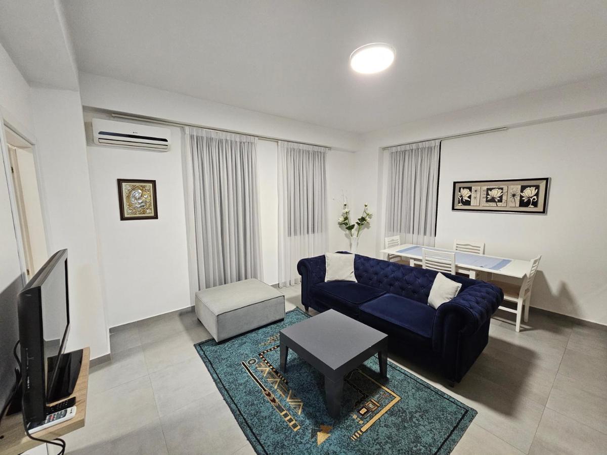 Daily Apartment In Center Tirana Bagian luar foto